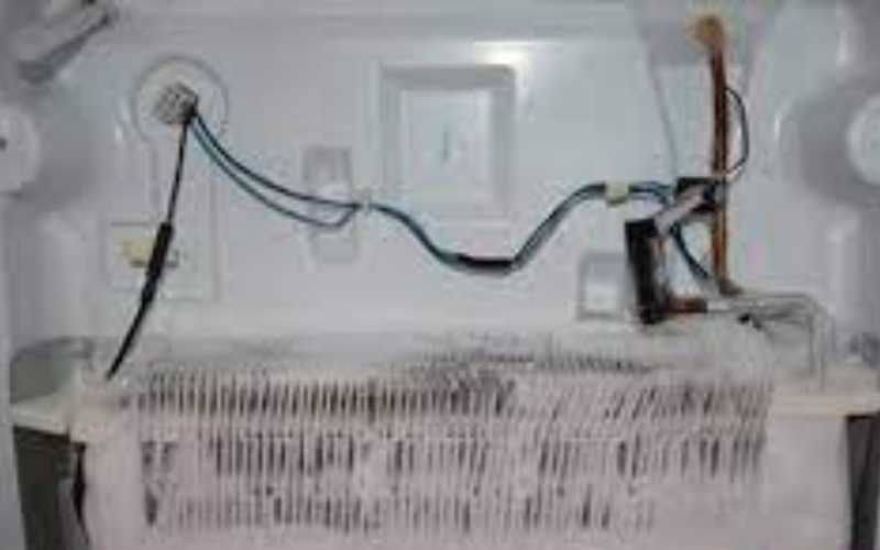 tu-lanh-hitachi-bi-dong-tuyet
